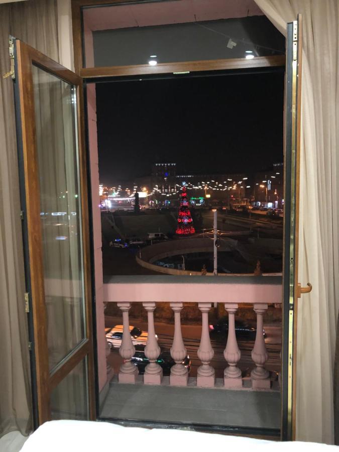 Квартира около станции метро с балконами Ереван Экстерьер фото